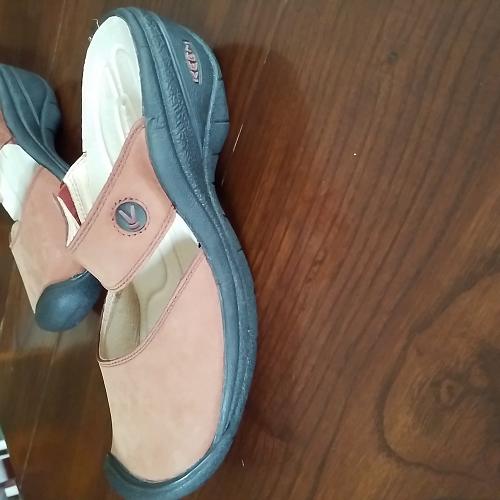 Keen Sandal/clogs 6 1/2